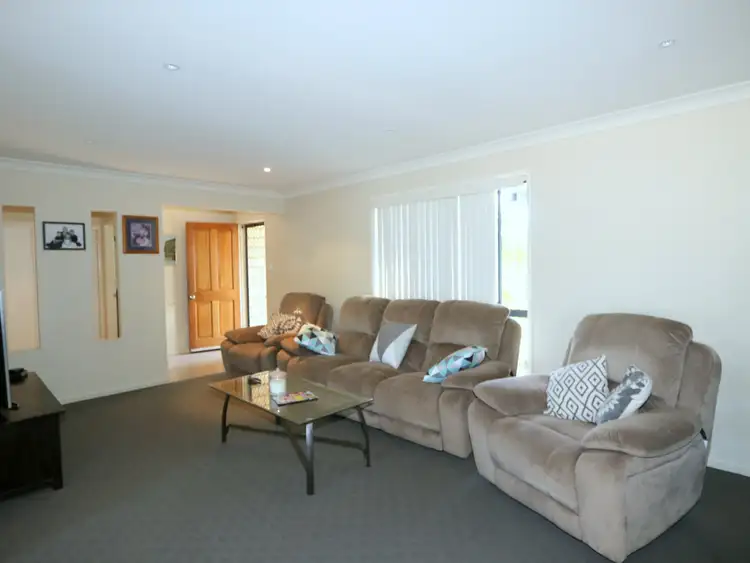 Sixth view of Homely house listing, 22 Crinum Crescent, Emerald QLD 4720