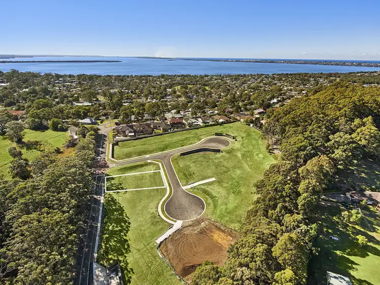 4 Larkswing Place, Berkeley Vale NSW 2261
