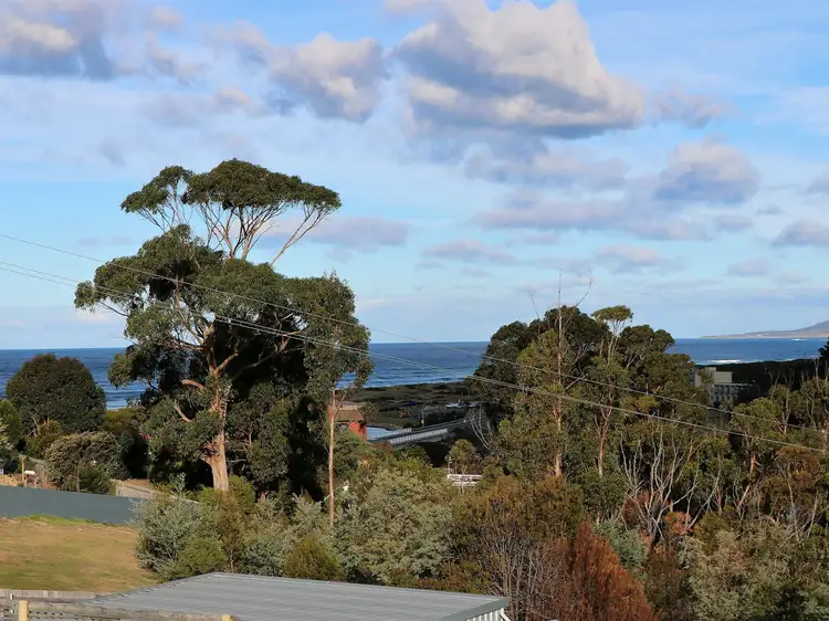 17 Thomas Street, Scamander TAS 7215