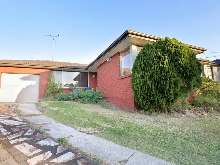 2 Dell Place, Georges Hall NSW 2198