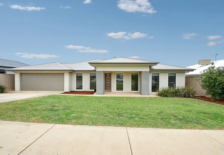 40 Strickland Drive, Boorooma NSW 2650