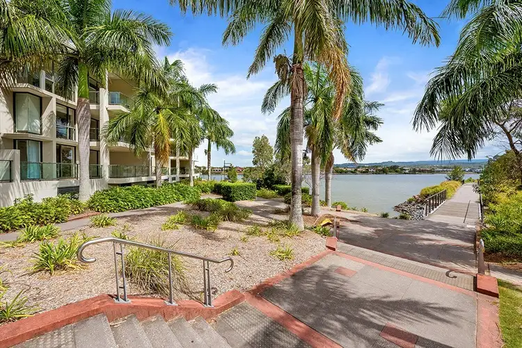 19/9 Moores Crescent, Varsity Lakes QLD 4227