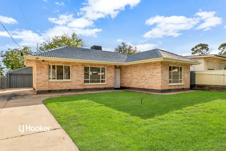 17 Carousel Street, Para Vista SA 5093