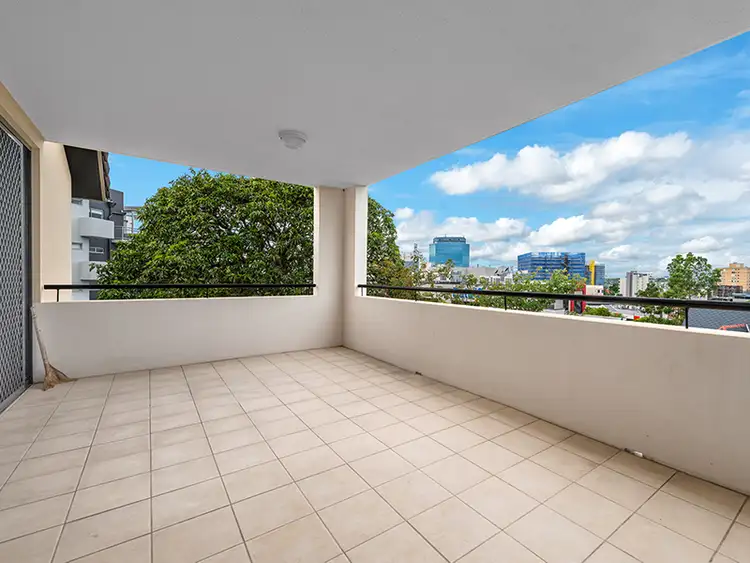 Fifth view of Homely apartment listing, 2B/90 Kensington Terrace, Toowong QLD 4066