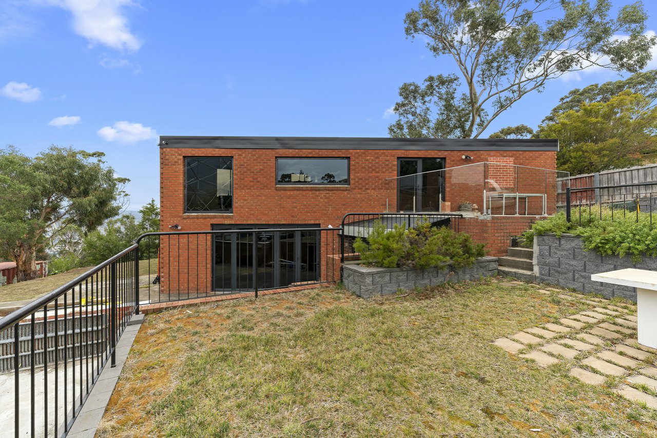 9 Castlereagh Court, Lenah Valley TAS 7008