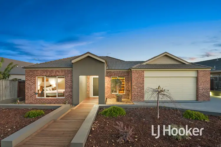 25 Winneke Way, Pakenham VIC 3810