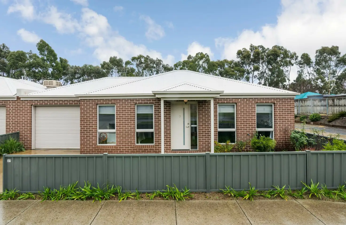 Main view of Homely unit listing, Unit 2/37 Ferguson Street, Broadford VIC 3658