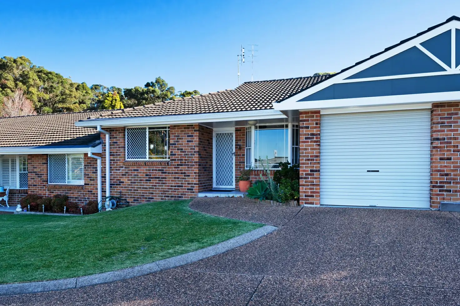 Main view of Homely unit listing, 2/204 Warners Bay Rd, Mount Hutton NSW 2290