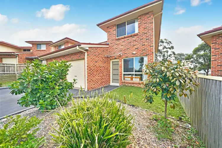 16/4 Feldspar Road, Eagle Vale NSW 2558