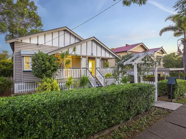 27 Livingstone Street, Yeerongpilly QLD 4105