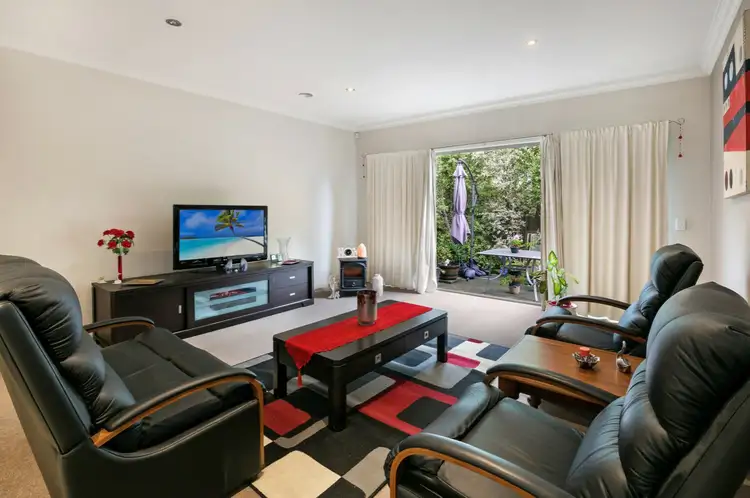 Fifth view of Homely flat listing, 9a Seaview Avenue, Mornington VIC 3931