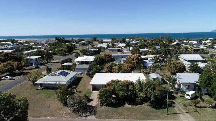 16 Creek st, Bowen QLD 4805