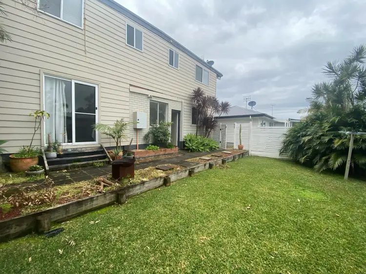 1/98 Lowanna Street, Forresters Beach NSW 2260