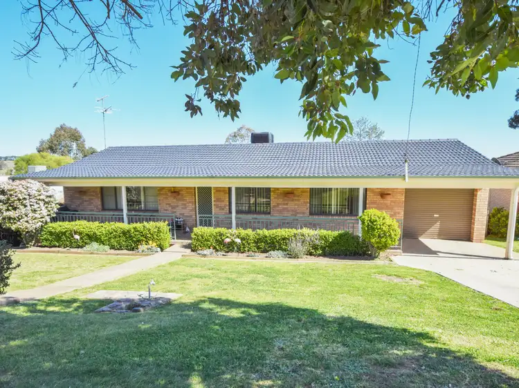 11 Milong Street, Young NSW 2594