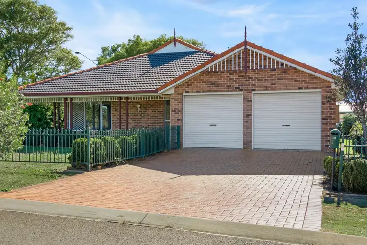 17 Heather Street, Kearneys Spring QLD 4350