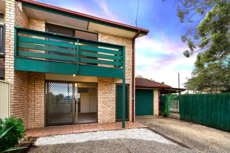 2/221 Government Road, Labrador QLD 4215