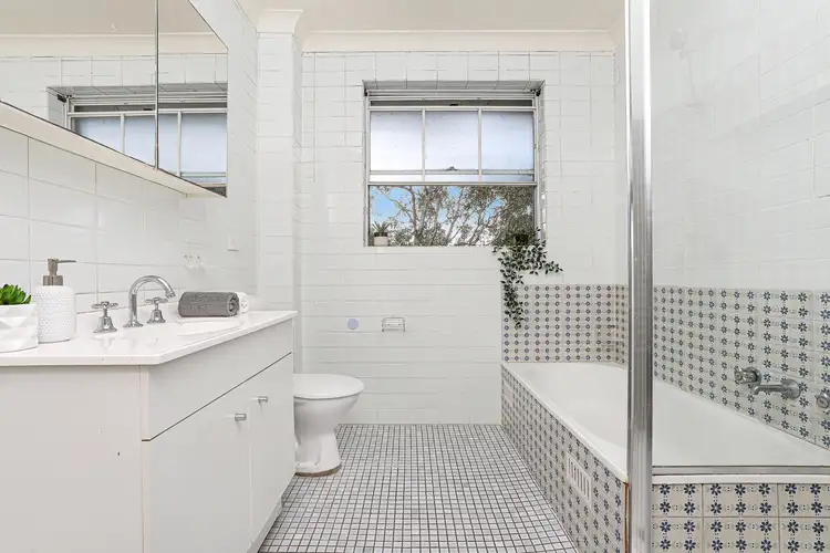Fifth view of Homely apartment listing, 24/211-221 Old South Head Road, Bondi NSW 2026