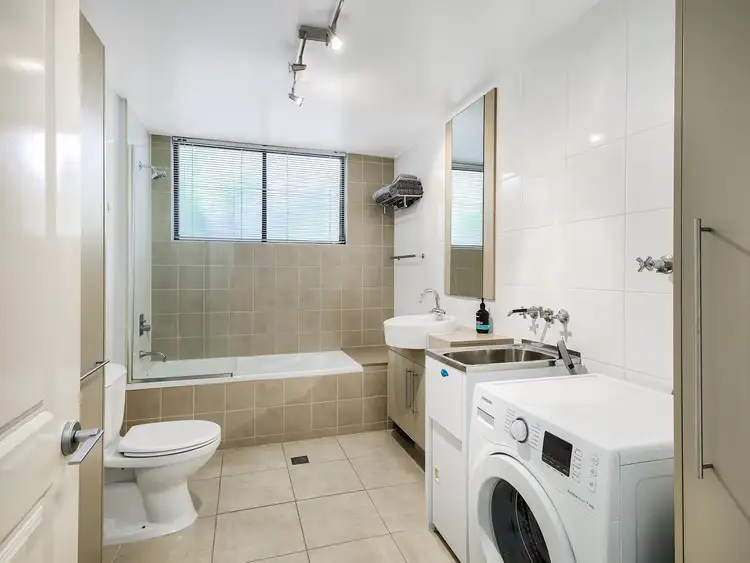 Sixth view of Homely unit listing, 1/33 Station Avenue, Gaythorne QLD 4051