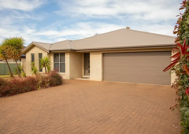 3 Raffles Court, Dubbo NSW 2830