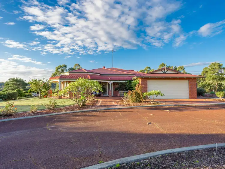 33 Logue Road, Harvey WA 6220