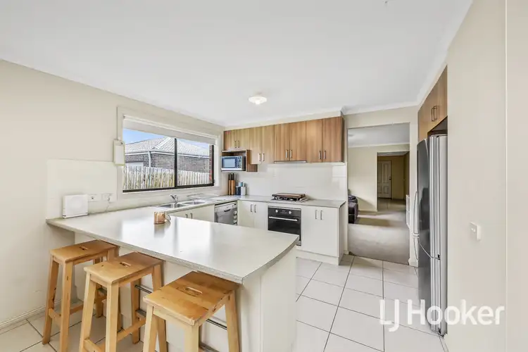 Fifth view of Homely house listing, 8 Tribuzi Close, Pakenham VIC 3810