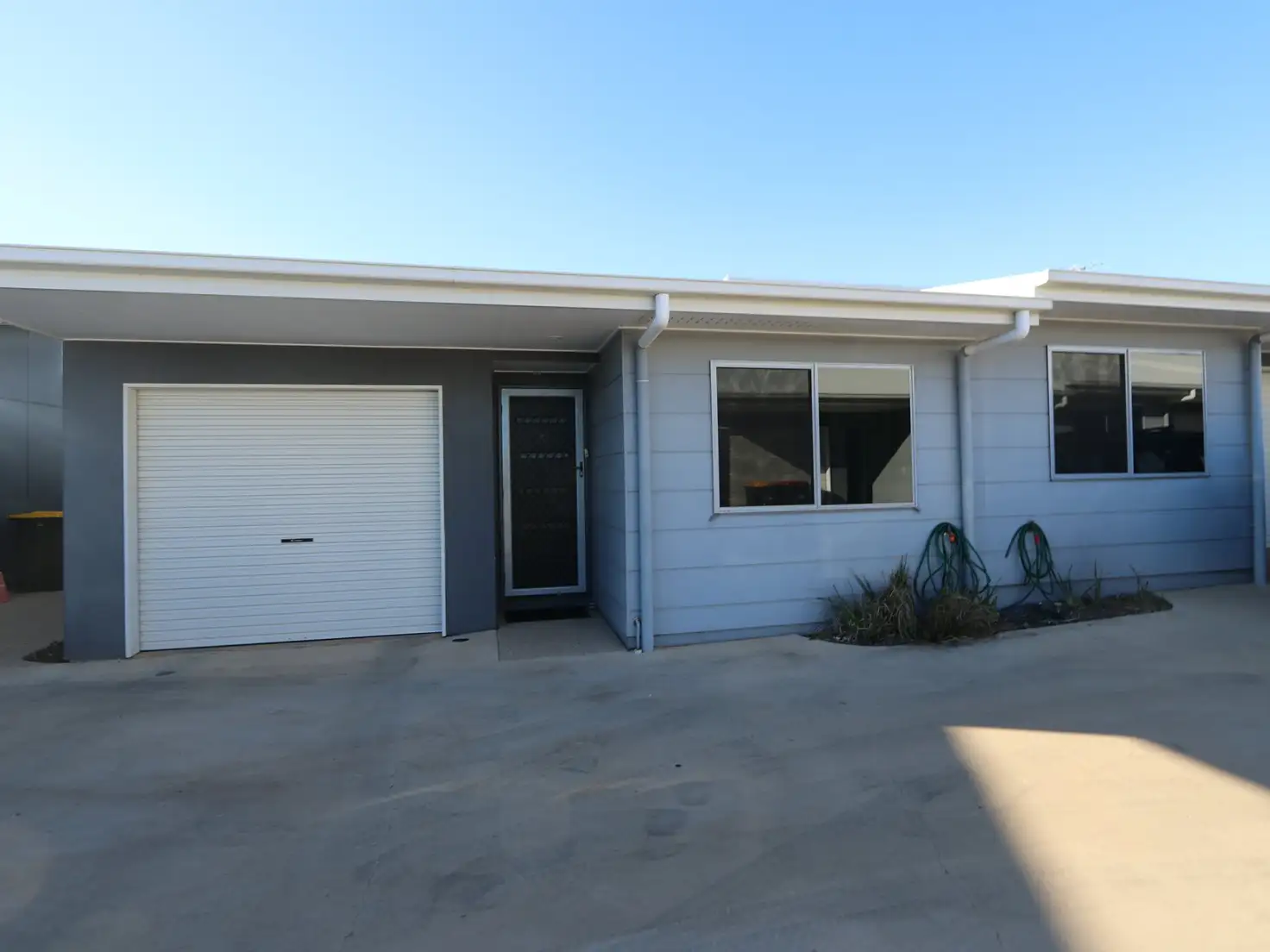 Main view of Homely unit listing, Unit 4/8 Hillcrest Street, Emerald QLD 4720