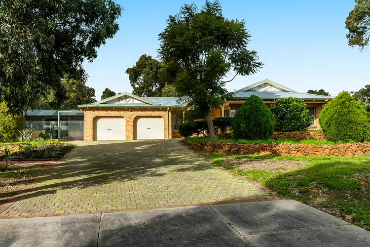 17 Robins Road, Kalamunda WA 6076