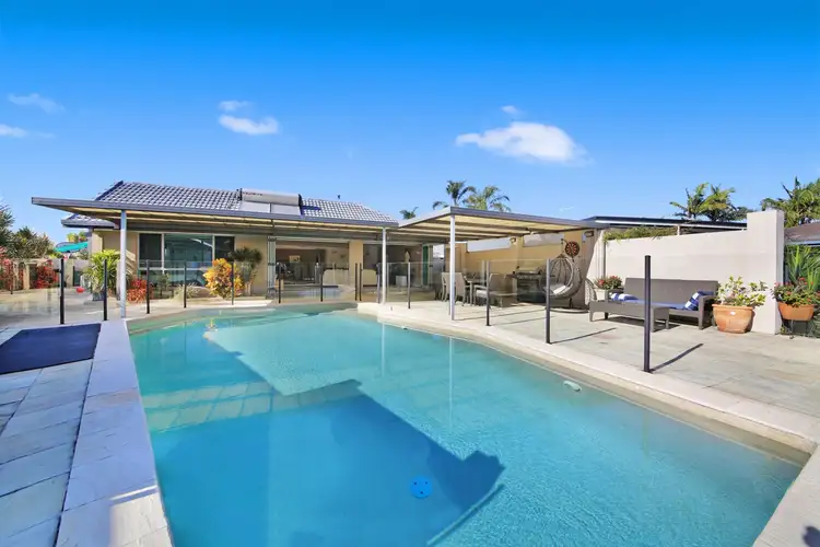 5 Village High Road, Benowa QLD 4217