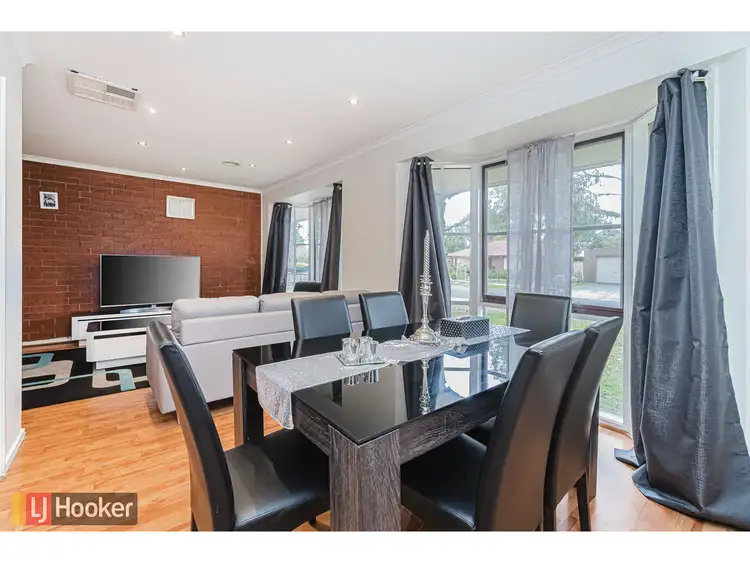 Fifth view of Homely house listing, 11 Banbury Crescent, Craigieburn VIC 3064
