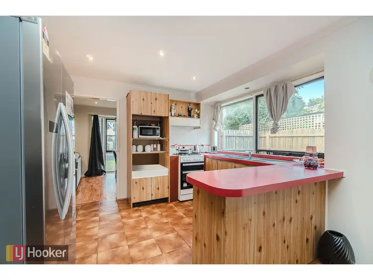 Seventh view of Homely house listing, 11 Banbury Crescent, Craigieburn VIC 3064