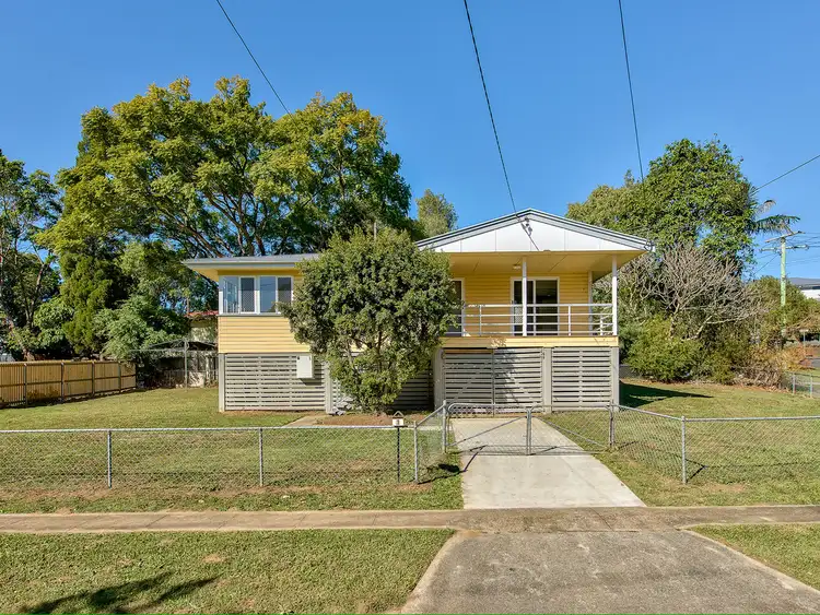 1 Deerdale Street, Stafford Heights QLD 4053