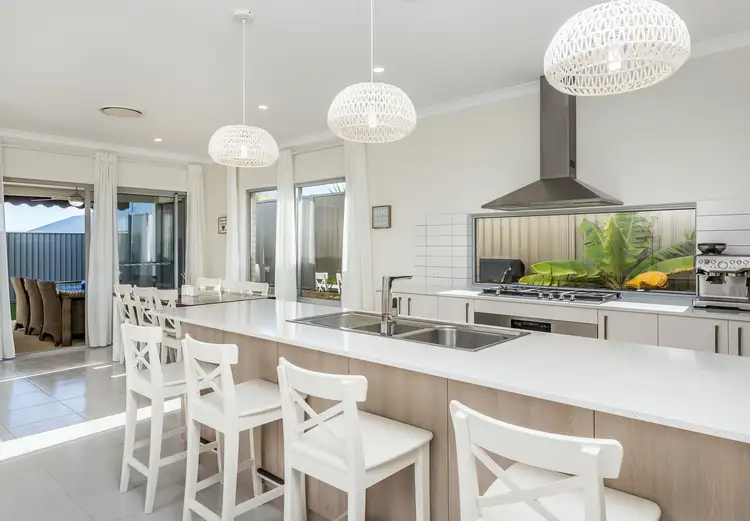 9 Lemon Way, Eglinton WA 6034