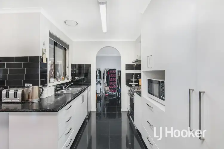 Fifth view of Homely house listing, 71 Gleneagles Drive, Endeavour Hills VIC 3802
