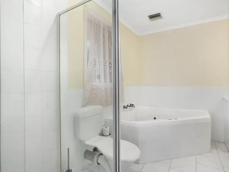 Seventh view of Homely house listing, 5 Casey Crescent, Broadford VIC 3658