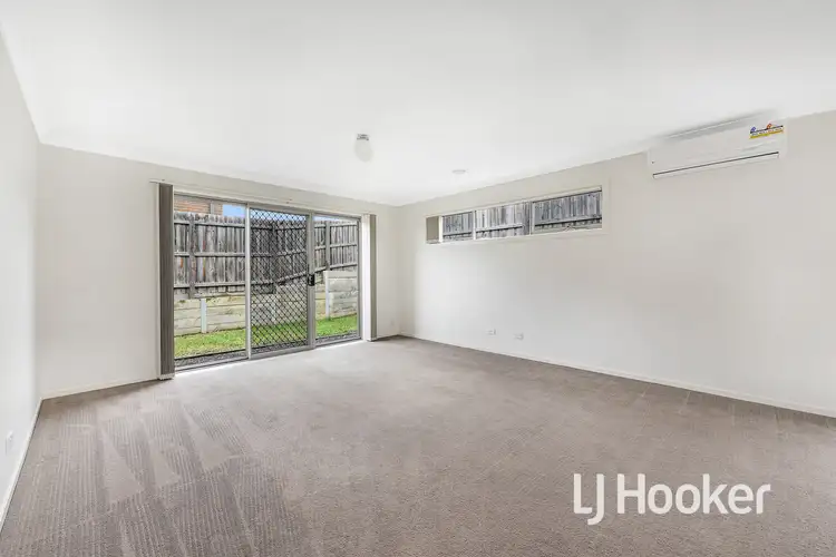 Second view of Homely house listing, 3 McClenaghan Place, Pakenham VIC 3810
