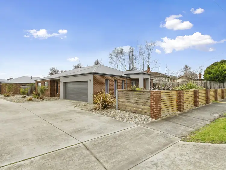 Fifth view of Homely house listing, Unit 1/154 Narracan Drive, Newborough VIC 3825