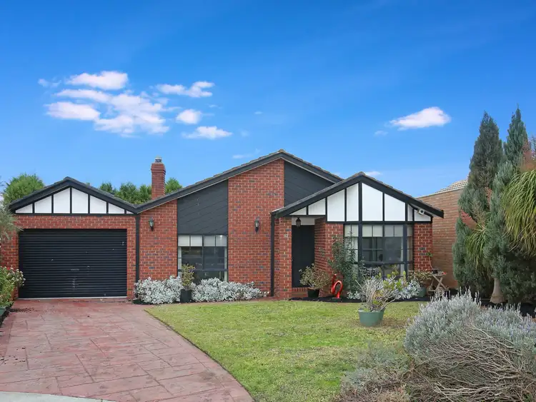 12 Fenech Close, Mill Park VIC 3082