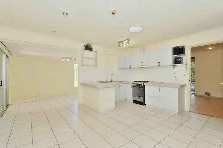 Sixth view of Homely house listing, 8 Kangaroo Entrance, Stratton WA 6056