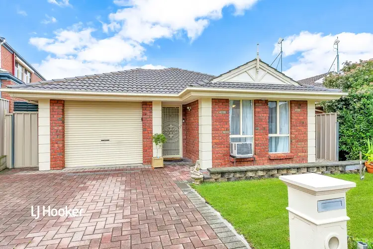 10 Thorpe Street, Oakden SA 5086
