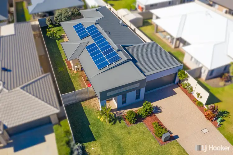 5 Willis Close, Redland Bay QLD 4165