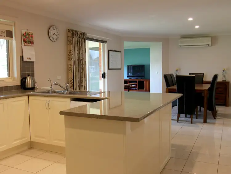 Fifth view of Homely house listing, 17 Peterkin Street, Alexandra VIC 3714