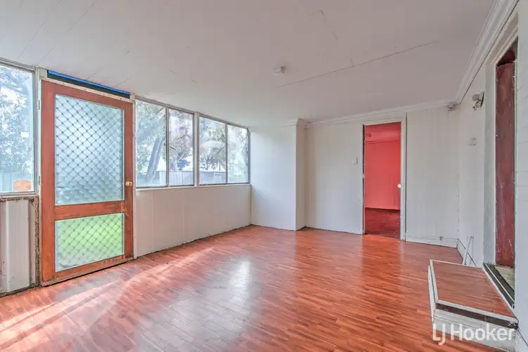Seventh view of Homely house listing, 2 Delamere Way, Camillo WA 6111