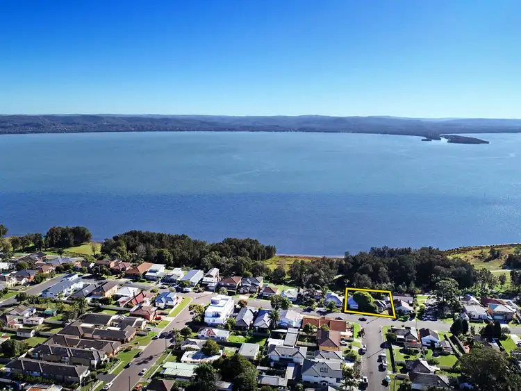 79 Lakeside Parade, The Entrance NSW 2261