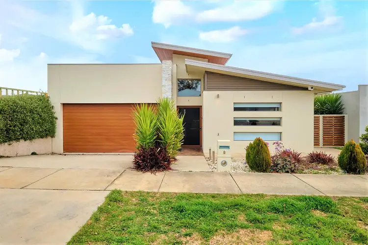 8 Benalla Street, Crace ACT 2911