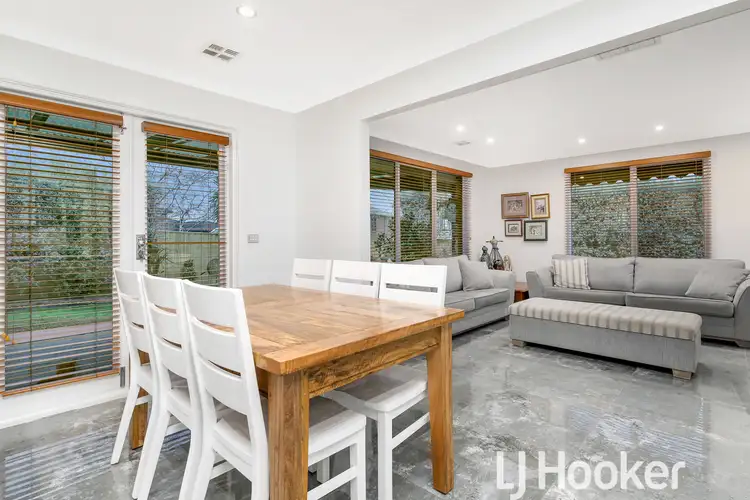 Fifth view of Homely house listing, 2 Sunbeam Court, Narre Warren South VIC 3805