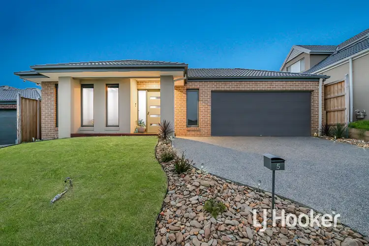 5 Sunnybank Way, Pakenham VIC 3810