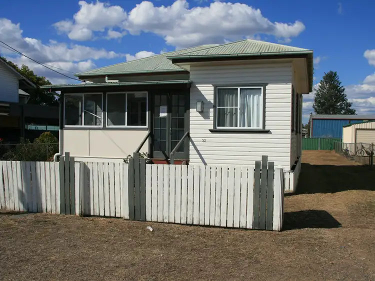 32 Lyons Street, Warwick QLD 4370