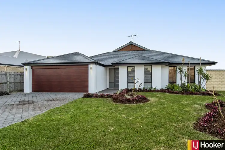 275 Peelwood Parade, Halls Head WA 6210