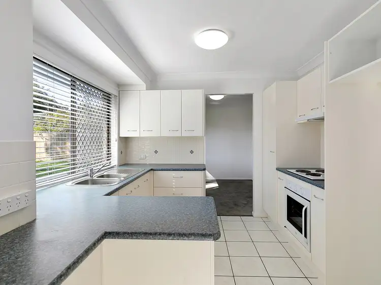 Third view of Homely house listing, 4 Julieanne Court, Cleveland QLD 4163