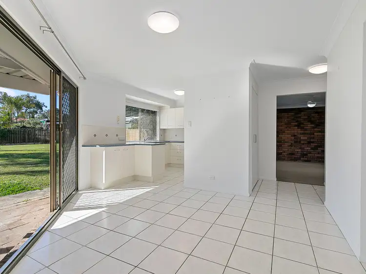 Fourth view of Homely house listing, 4 Julieanne Court, Cleveland QLD 4163